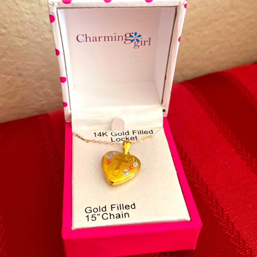New in Box 14KYG Gold Filled LOCKET & CHAIN